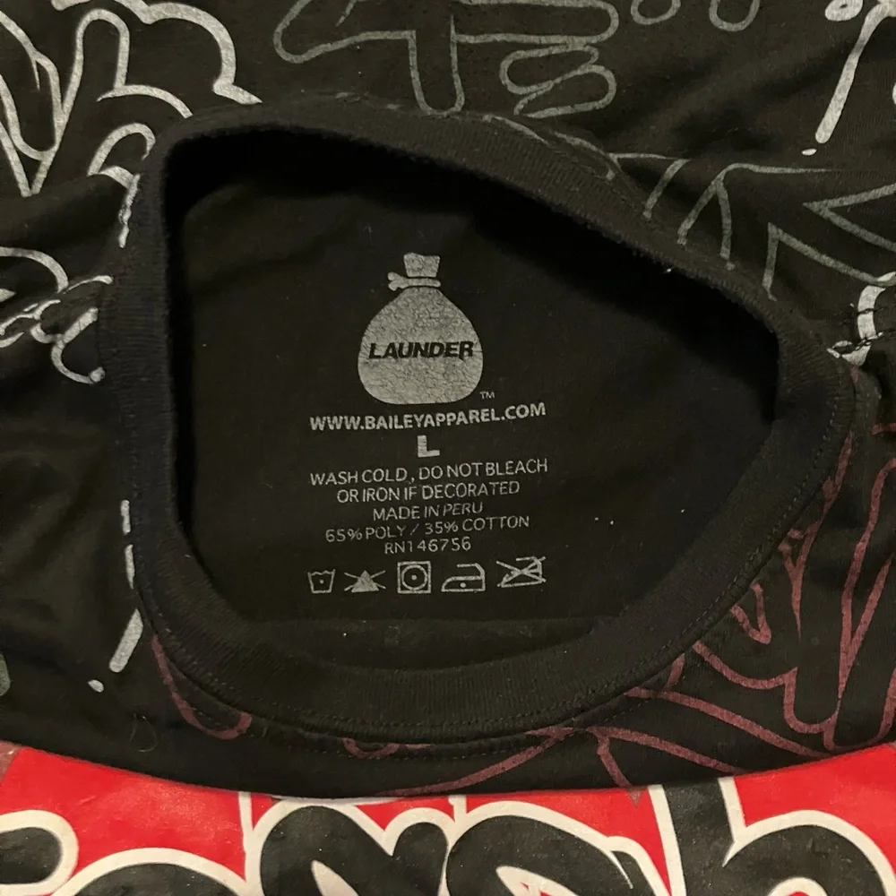 Bailey Apparel Launder “Fresh" T-shirt Men’s L Graffiti Print 90s Black Red - Picture 3 of 3